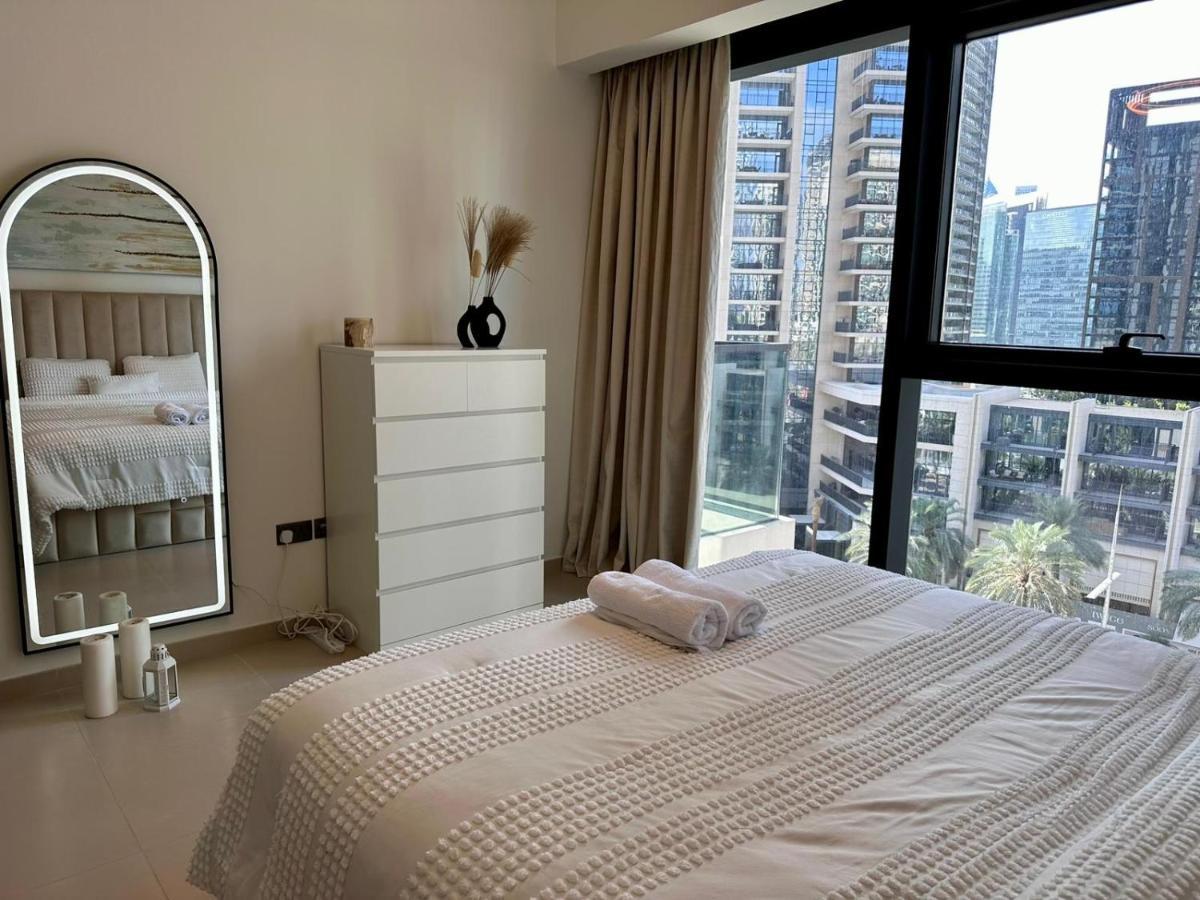 Burj Khalifa View - Modern 1bdr Appartement *